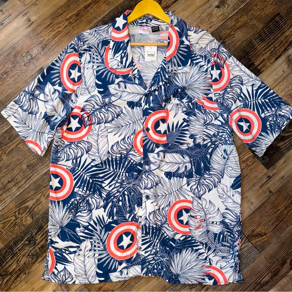 NWT Marvel Men’s Hawaiian Button Down Shirt Size XL Captain Marvel Shield Print